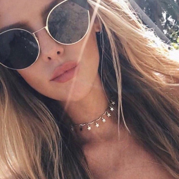 Simple Gold Tiny Star Choker Chain Necklace - Picture 2 of 6